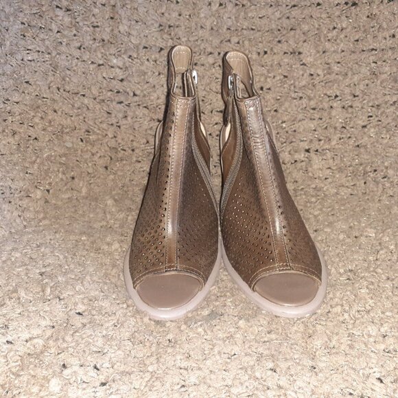 KELSI DAGGER BROOKLYN-Mason Brown Leather Perforated Block Heel Sandal Sz 6.5-NM - Picture 3 of 8